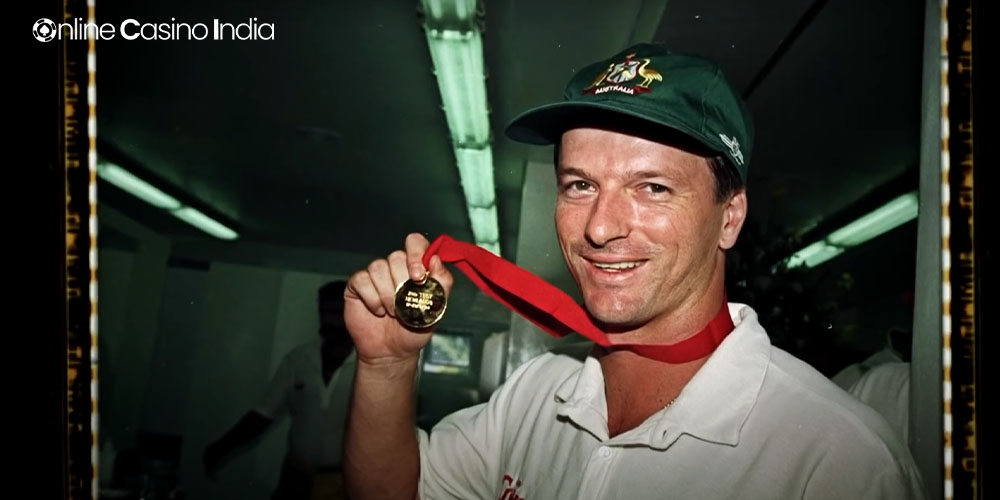 steve waugh showing his medal